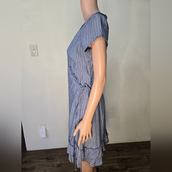 Converse One Star Women’s Wrap Dress Med Chambray Striped Cap Sleeve Raw Ruffle - Picture 4 of 9